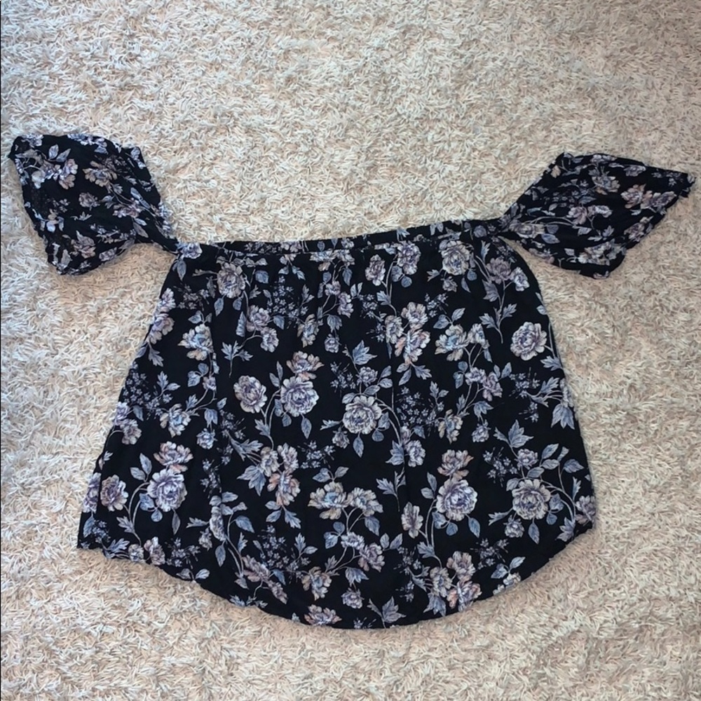 AMERICAN EAGLE Floral Off-the-Shoulder Blouse
